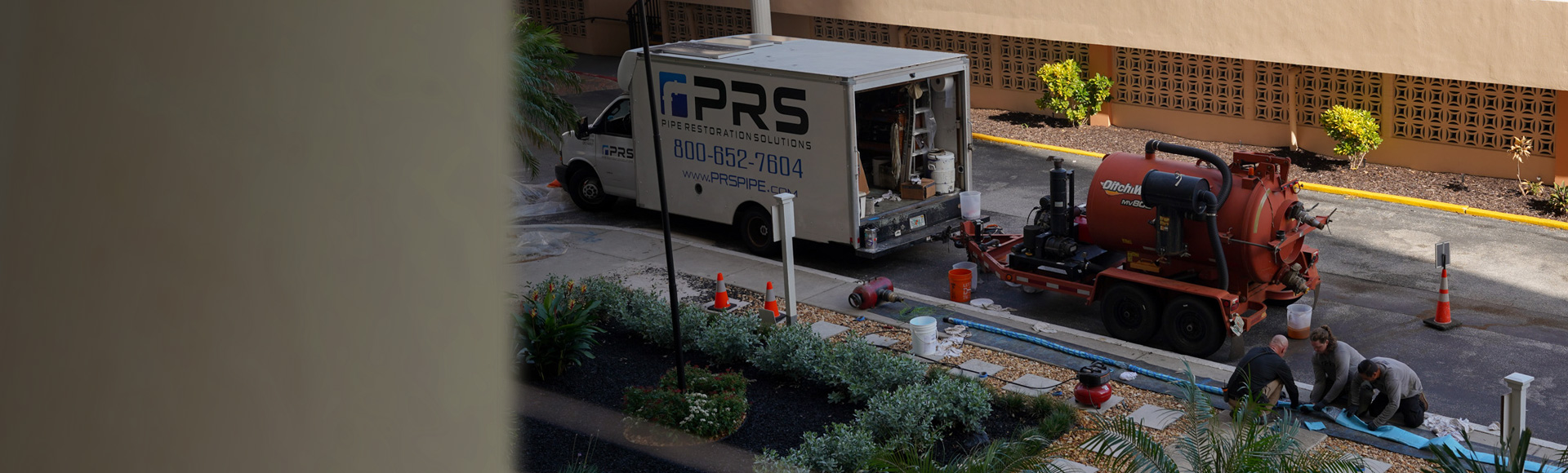 preparing trenchless pipe lining in Miami, FL